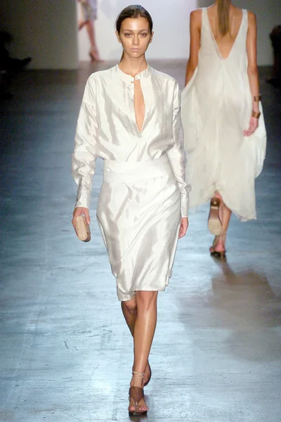 Look 19